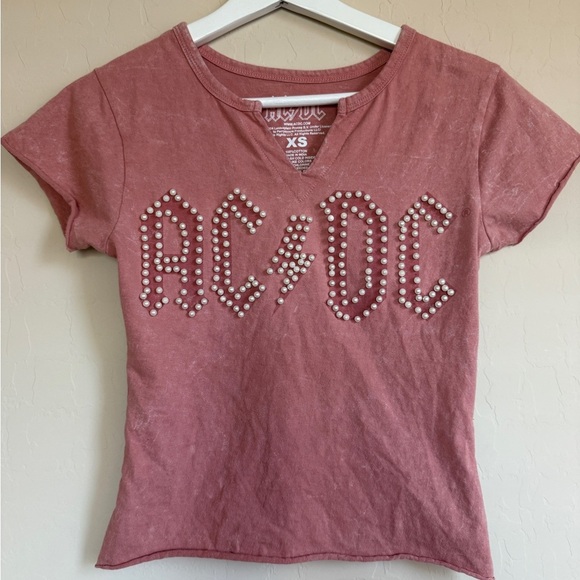 AC/DC Women’s Band Graphic Baby Tee Pink Acid Wash Pearl Crop Top XS - Picture 1 of 6